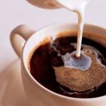 Сколько калорий в кофе с обычным молоком